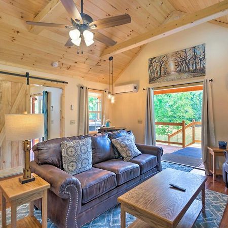 Cozy Riverfront Cabin With Private Deck And Hot Tub! Bryson City Kültér fotó